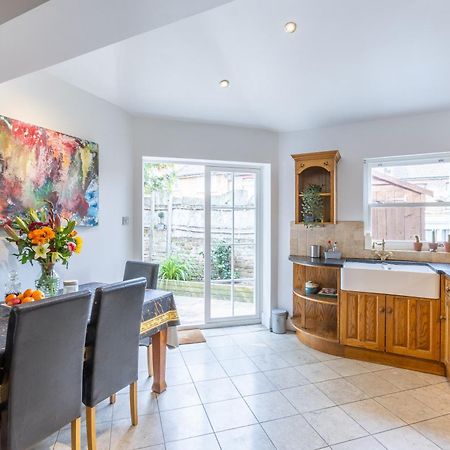 Traditional English 4 Bedroom Home In Greenwich Stadtteil Plumstead Exterior foto